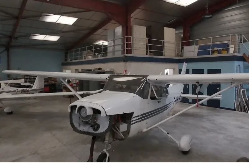 Atelier de maintenance Glenn Aéro Services, partenaire de l'Aéro-Club Paris-Nord sur l'aérodrome